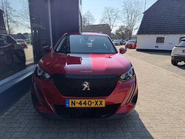 Peugeot 2008 1.2 Turbo 100 PK Active Pack | Trekhaak 1200 KG | LED Verlichting | Navigatie via Telefoon | Camera | Parkeersensoren | Climate Control | Cruise Control | Lichtmetalen velgen |