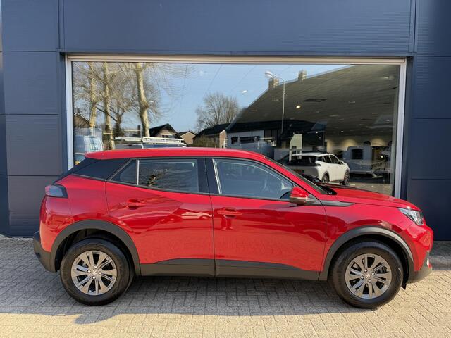 Peugeot 2008 1.2 Turbo 100 PK Active Pack | Trekhaak 1200 KG | LED Verlichting | Navigatie via Telefoon | Camera | Parkeersensoren | Climate Control | Cruise Control | Lichtmetalen velgen |