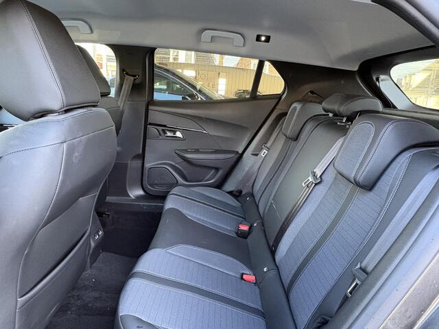 Peugeot 2008 1.2T 130pk Allure | Navigatie | Achteruitrijcamera | Keyless start | Parkeersensoren | Apple Carplay/Android Auto