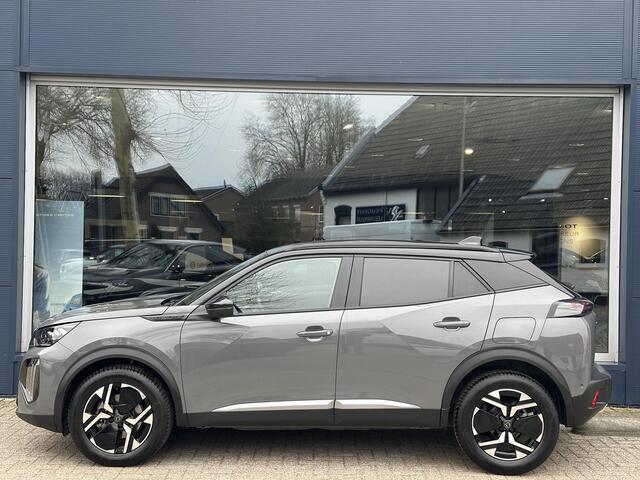 Peugeot 2008 1.2 Hybrid 145 PK GT | Meest Complete Uitvoering | Slechts 16.880 KM | Navigatie | 360 Graden Camera | Adaptieve Cruise Control | All Season Banden | Grip Control | Climate Control | Full LED Verlichting | Zwart Dak | Hoge Zitpositie | 17" Lichtmetalen Ve