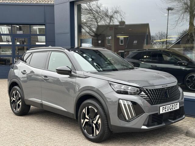 Peugeot 2008 1.2 Hybrid 145 PK GT | Meest Complete Uitvoering | Slechts 16.880 KM | Navigatie | 360 Graden Camera | Adaptieve Cruise Control | All Season Banden | Grip Control | Climate Control | Full LED Verlichting | Zwart Dak | Hoge Zitpositie | 17" Lichtmetalen Ve