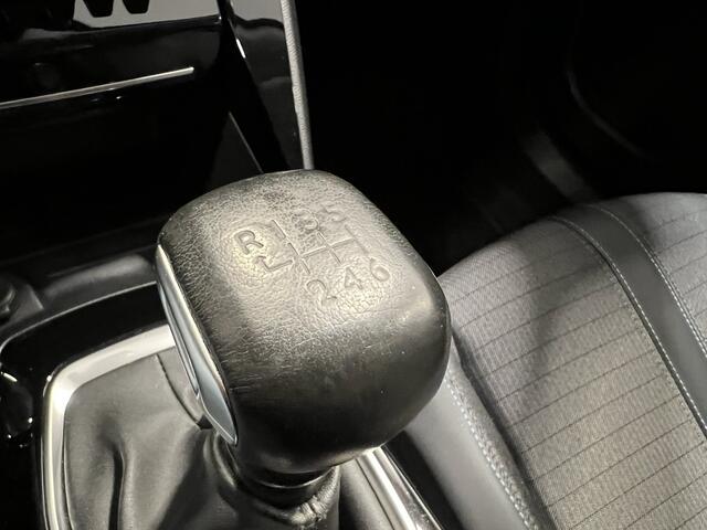 Peugeot 2008 1.2 PureTech Blue Lease Allure | Navigatie/Android/Apple Carplay | LM Velgen 17" | Cruise Control | LED Koplampen | Airco Automatisch |