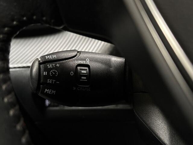 Peugeot 2008 1.2 PureTech Allure Sport (VIRTUAL COCKPIT, APPLE CARPLAY, 360 CAMERA, LEDER, KEYLESS, SPORTSTOELEN, GETINT GLAS, LM VELGEN, NIEUWSTAAT)