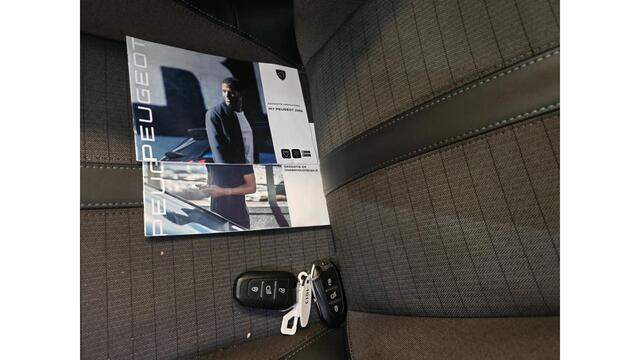 Peugeot 2008 1.2 PureTech Allure NL-AUTO | TREKHAAK | CAMERA