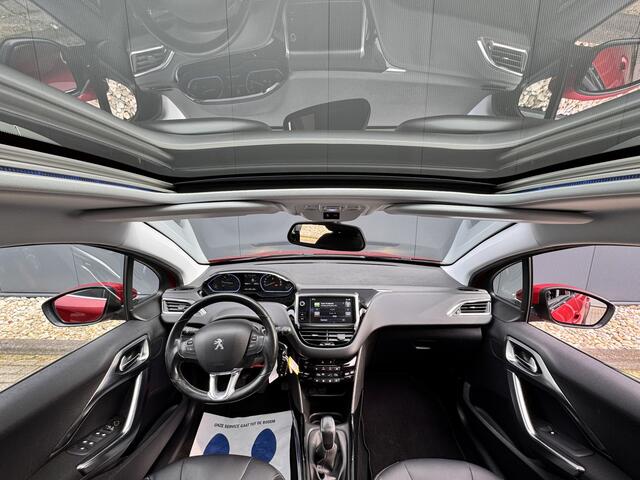 Peugeot 2008 1.2 PureTech Allure | Panoramadak | Trekhaak | Cruise Control | Apple carplay
