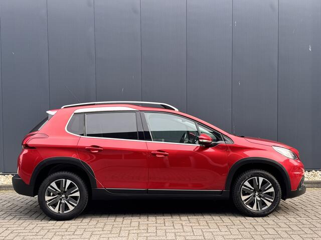 Peugeot 2008 1.2 PureTech Allure | Panoramadak | Trekhaak | Cruise Control | Apple carplay