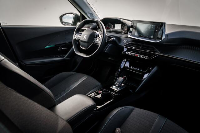 Peugeot 2008 1.2 131 PK PureTech Allure | Automaat | 3D-I-Cockpit | 1 e Eign | Ned Auto | Hoge zit / Instap . | Clima | Navigatie | DAB audio | Pdc | Cruise | Keyless entry | Apple Carplay/Android Auto |