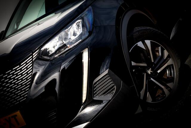 Peugeot 2008 1.2 131 PK PureTech Allure | Automaat | 3D-I-Cockpit | 1 e Eign | Ned Auto | Hoge zit / Instap . | Clima | Navigatie | DAB audio | Pdc | Cruise | Keyless entry | Apple Carplay/Android Auto |