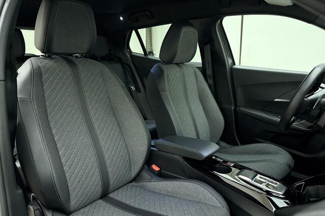 Peugeot 2008 1.2 Hybrid 145 Allure | Climate & Cruise Control | Parkeersensoren voor + achter | AppleCarplay/Android Auto |