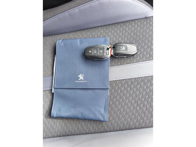 Peugeot 2008 1.2 PureTech Allure Pack Stoelverwarming|Adaptieve Cruise Control|keyless|Carplay/Android auto