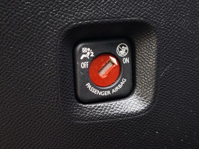 Peugeot 2008 1.2 PureTech Allure Pack Stoelverwarming|Adaptieve Cruise Control|keyless|Carplay/Android auto