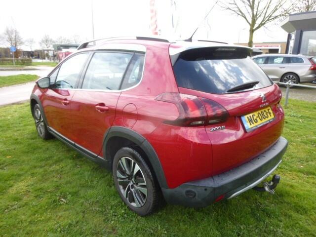 Peugeot 2008 1.2 PURETECH ALLURE / Pano dak/ Aplle Carplay/