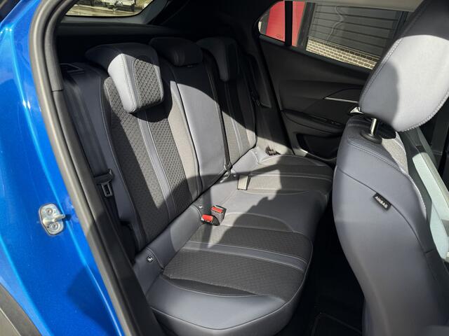 Peugeot 2008 1.2 130 pk Allure Automaat Keyless, Camera