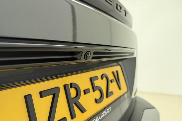 Peugeot 2008 1.2 Hybrid 145 Allure | Climate & Cruise Control | Parkeersensoren voor + achter | AppleCarplay/Android Auto