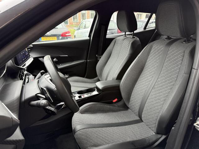 Peugeot 2008 1.2 Hybrid 145 Allure | Climate & Cruise control | Achteruitrijcamera |voorstoelen verwarmd | Parkeersensoren | AppleCarplay / AndroidAuto | Full LED
