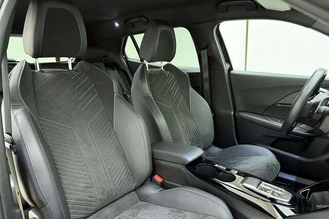 Peugeot 2008 1.2 PureTech 130 GT | Climate & Cruise Control | Achteruitrijcamera | Navigatie | voorstoelen verwarmd |Apple CarPlay/Android Auto