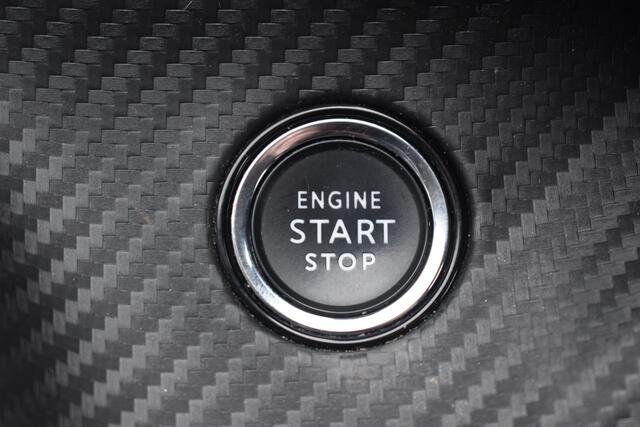 Peugeot 2008 PureTech 130 EAT8 Allure Automaat | Carplay | Parkeersensoren | Lichtmetalen velgen |