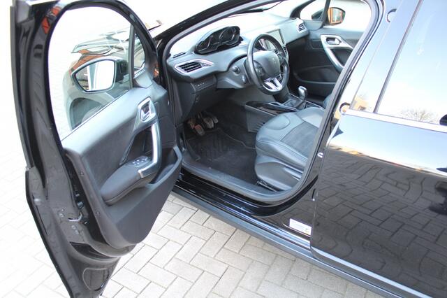 Peugeot 2008 1.2 PureTech Allure