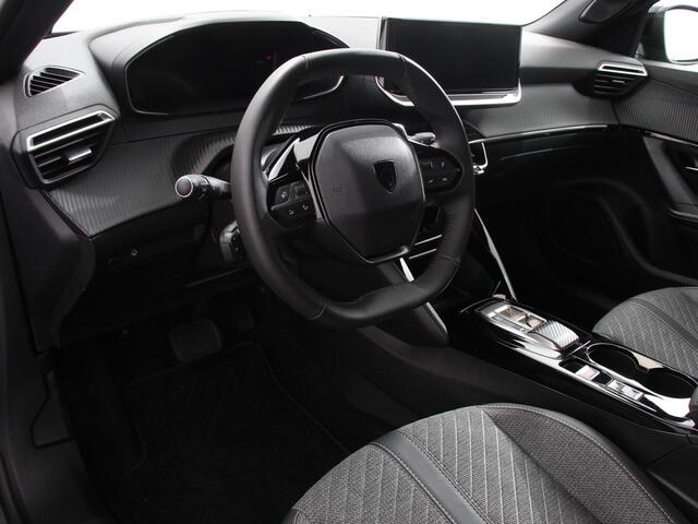 Peugeot 2008 1.2 PureTech 130pk Automaat Allure Navigatie Apple Carplay/Android Auto 360 camera Parkeersensoren Blind Spot Assist Adaptive Cruise Control Stoelverwarming Getinte ramen Climate Control