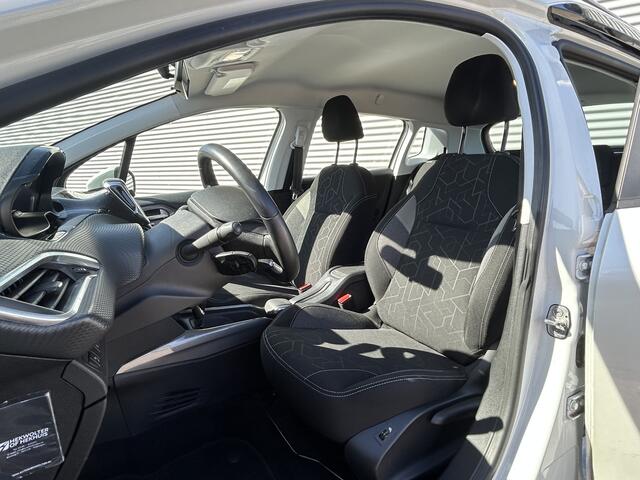 Peugeot 2008 1.2 PureTech Allure | Nieuw Binnen | Automaat | Navigatie | Climate Control | Trekhaak | PDC |