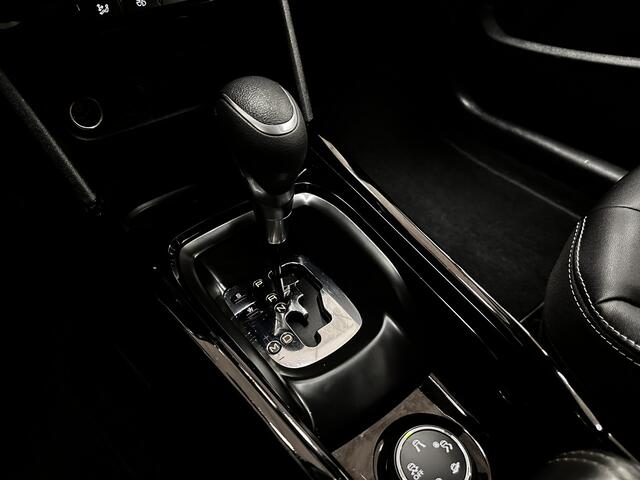 Peugeot 2008 1.2 PureTech Allure/ D-Riem Verv. 28.000KM!/ Automaat/ 16''LMV/ Apple+Android/ Clima/ Navi/ Cruise/ Bluetooth/ Multi.LEDER.Stuur/ Elek.Pakket/ Isofix/ PDC Achter.