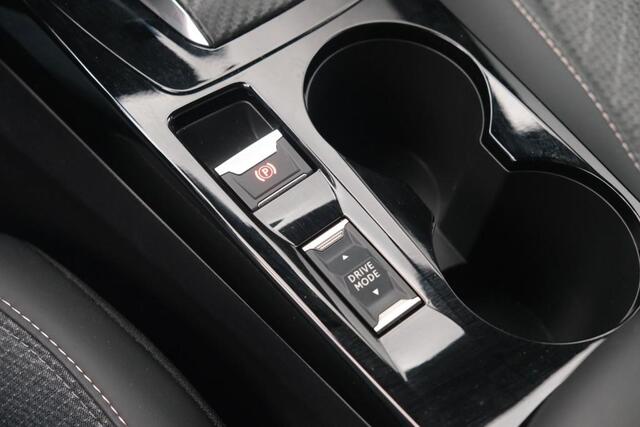 Peugeot 2008 1.2 Hybrid 145pk e-DCS6 Allure | Navi | App Connect | Adaptive Cruise | Camera | Blind Spot | Stoelverwarming | PDC