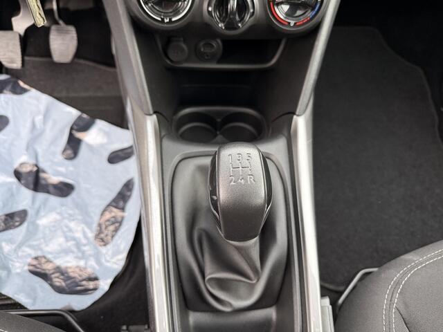 Peugeot 2008 1.2 PureT. Blue Lion panorama dak