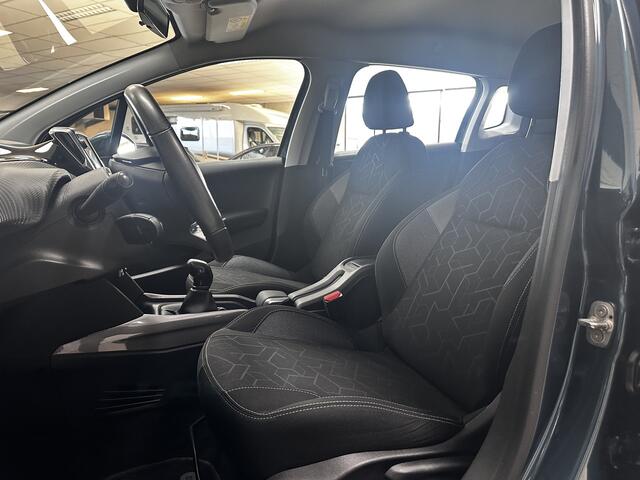 Peugeot 2008 1.2 PureTech Active/ D-Riem verv: 99.000 KM!/ Media-Scherm/ Airco/ Cruise/ Elek. pakket/ Isofix/ Bluetooth/ Multi. LEDER. Stuur/ AUX & USB/ Mistl./ LED Dagrijverl./ Dakrails.