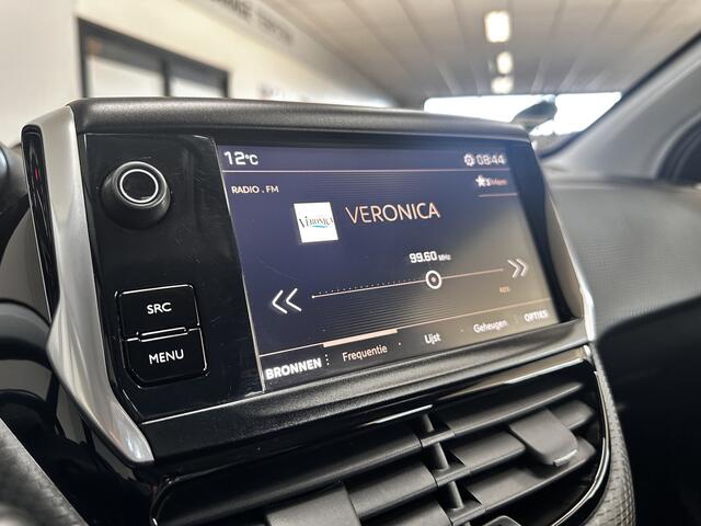 Peugeot 2008 1.2 PureTech Active/ D-Riem verv: 99.000 KM!/ Media-Scherm/ Airco/ Cruise/ Elek. pakket/ Isofix/ Bluetooth/ Multi. LEDER. Stuur/ AUX & USB/ Mistl./ LED Dagrijverl./ Dakrails.