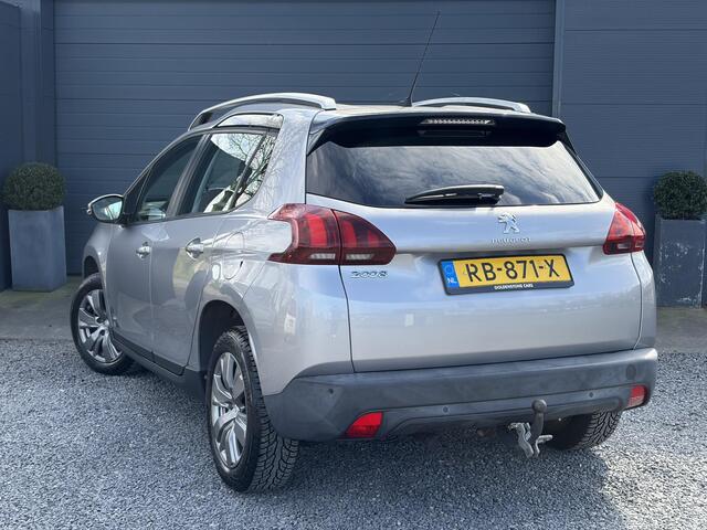 Peugeot 2008 1.2 PureTech Blue Lion 2e Eigenaar,Pano,Navi,Trekhaak,110pk,Dealer Onderhouden,Airco,Cruise,Pdc,Lm velgen,N.A.P,Recent beurt gehad,Apk tot 11-2026