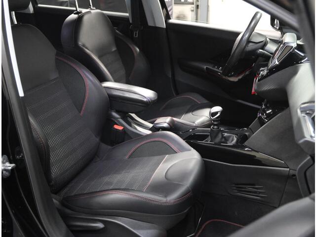 Peugeot 2008 1.2 130PK GT-line | 2de eigenaar | AppleCarPlay/AndroidAuto | Climate Control | Cruise Control | LED | Navigatie | LMV | Parkeersensoren | Privacy Glass | Isofix |