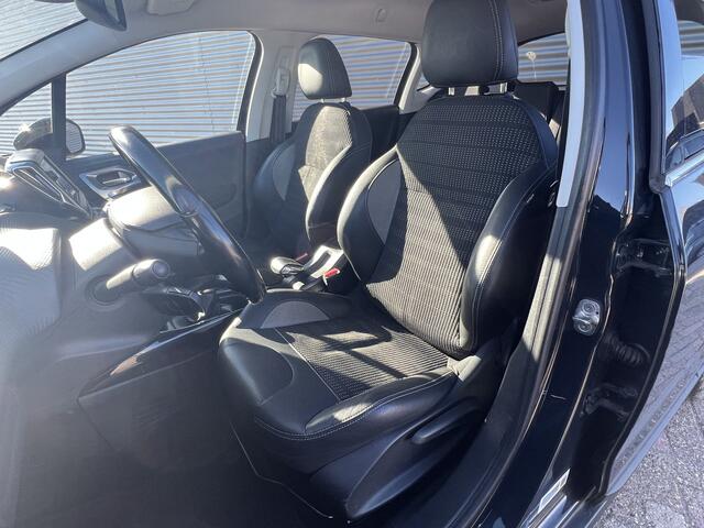 Peugeot 2008 1.2 PureTech Allure | Nieuw Binnen! | Navi | Trekhaak | Half leder