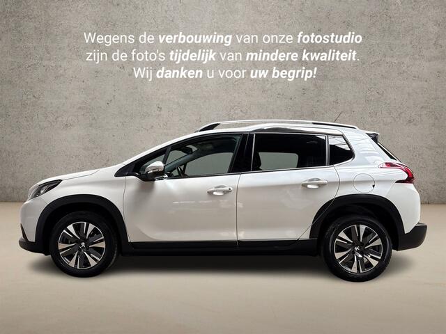 Peugeot 2008 1.2 PureTech Allure Automaat (APPLE CARPLAY, LOGISCH NAP, NAVIGATIE, CLIMATE, CAMERA, LEDER, SPORTSTOELEN, GETINT GLAS, LM VELGEN, PARKEERSENSOREN, NIEUWE APK, NIEUWSTAAT)