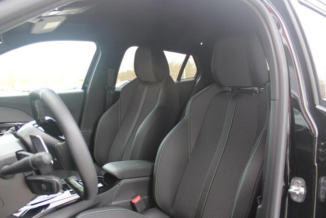 Peugeot 2008 1.2 Hybrid 145PK GT | FULL LED KOPLAMPEN | DRAADLOZE APPLE CARPLAY/ANDROID AUTO | ADAPTIVE CRUISE CONTROL | CAMERA VOOR + ACHTER | CLIMATE CONTROL | LICHTMETALEN VELGEN 17" | KEYLESS ENTRY/START | DAB+ RADIO | DODEHOEK DETECTIE | PARKEERSENSOREN VOOR + AC