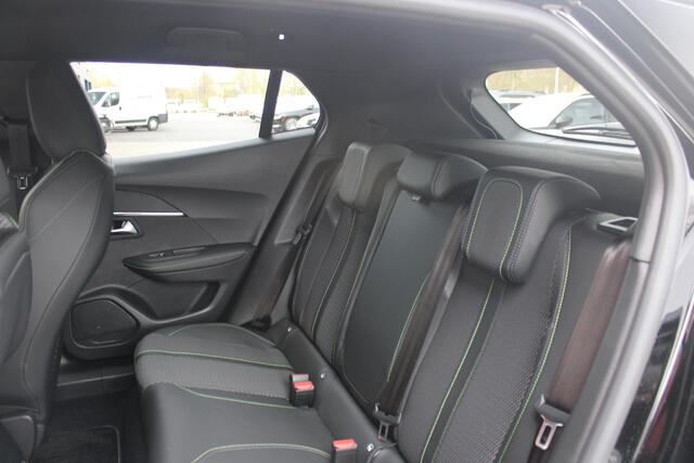 Peugeot 2008 1.2 Hybrid 145PK GT | FULL LED KOPLAMPEN | DRAADLOZE APPLE CARPLAY/ANDROID AUTO | ADAPTIVE CRUISE CONTROL | CAMERA VOOR + ACHTER | CLIMATE CONTROL | LICHTMETALEN VELGEN 17" | KEYLESS ENTRY/START | DAB+ RADIO | DODEHOEK DETECTIE | PARKEERSENSOREN VOOR + AC