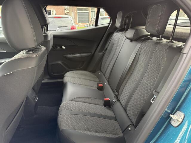Peugeot 2008 1.2 Turbo 100 Allure | Parkeersensoren | Draadloos Apple Carplay/Android Auto | Privacy Glass | Bleu Obsession