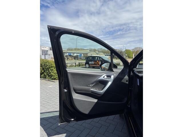 Peugeot 2008 1.2 PureTech GT-Line |Dealer Onderhouden!|Trekhaak!|Navi!|