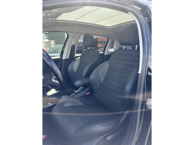 Peugeot 2008 1.2 PureTech GT-Line |Dealer Onderhouden!|Trekhaak!|Navi!|