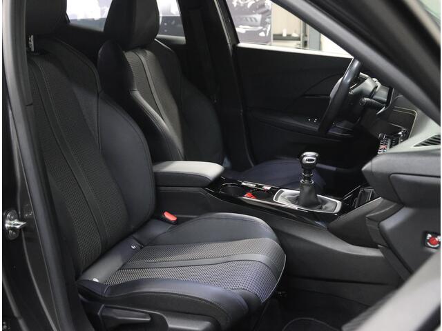 Peugeot 2008 1.2 130PK GT | 1ste eigenaar | AppleCarPlay/AndroidAuto | Climate Control | Cruise Control | Camera | FULL LED | Navigatie | LMV | Parkeersensoren | Privacy Glass | Isofix | Two-Tone | Sfeerverlichting |