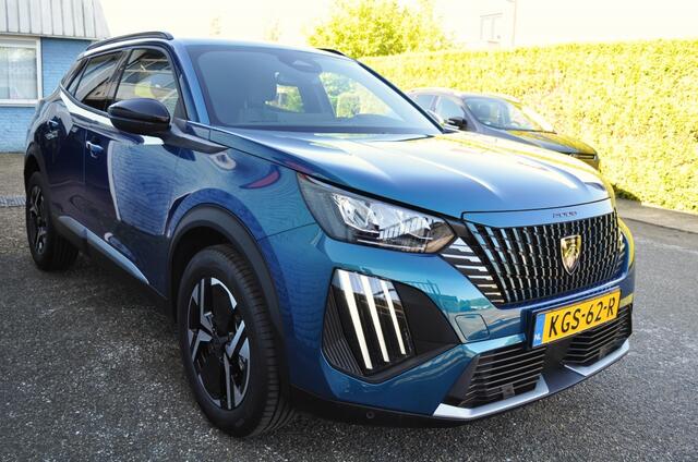 Peugeot 2008 1.2 Hyb 145 Allure pdc v+a carplay crc