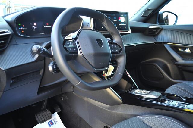 Peugeot 2008 1.2 Hyb 145 Allure pdc v+a carplay crc