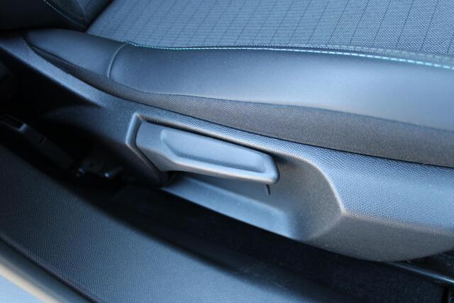 Peugeot 2008 1.2 PureTech 130pk Allure Automaat Airco Navi Camera Carplay Trekhaak Zeer mooi