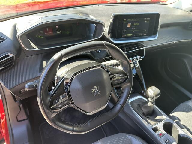 Peugeot 2008 1.2 PureTech Allure