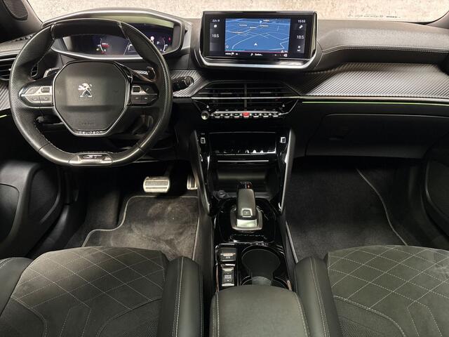Peugeot 2008 1.2 PureTech GT Pack 156Pk Automaat (PANORAMADAK, VIRTUAL COCKPIT, APPLE CARPLAY, GROOT NAVI, 360 CAMERA, STOELVERWARMING, ADAPTIVE CRUISE, GETINT GLAS, KEYLESS, NIEUWE APK, NIEUWSTAAT)