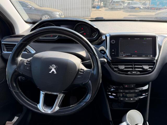 Peugeot 2008 1.2 PureTech Allure / Navi / Camera / Trekhaak / 4S Band