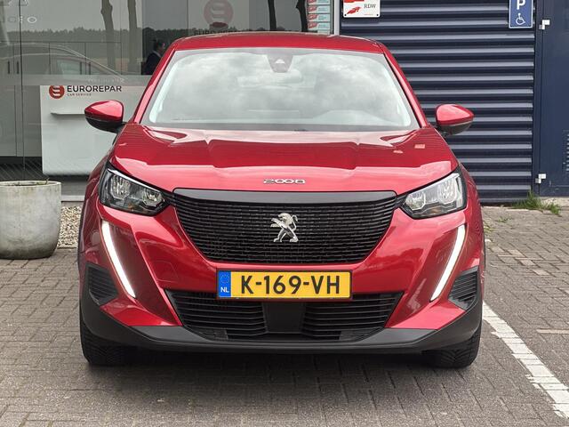 Peugeot 2008 1.2 PureTech Active Pack | Trekhaak | Navigatie | Climate Control | Cruise Control | Navigatie | Lichtmetalen velgen met Allseason banden | DAB | Apple Carplay/Android Auto |