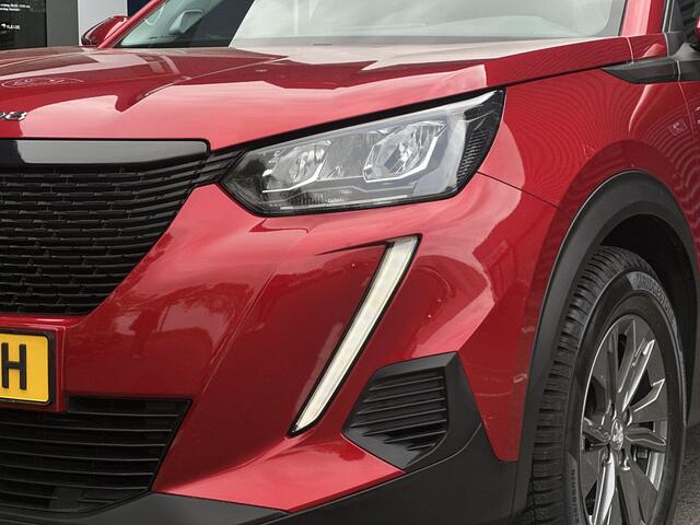 Peugeot 2008 1.2 PureTech Active Pack | Trekhaak | Navigatie | Climate Control | Cruise Control | Navigatie | Lichtmetalen velgen met Allseason banden | DAB | Apple Carplay/Android Auto |