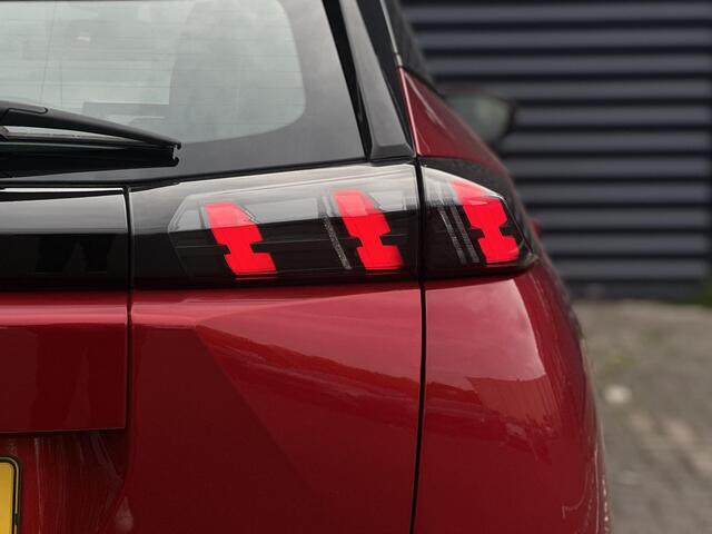 Peugeot 2008 1.2 PureTech Active Pack | Trekhaak | Navigatie | Climate Control | Cruise Control | Navigatie | Lichtmetalen velgen met Allseason banden | DAB | Apple Carplay/Android Auto |