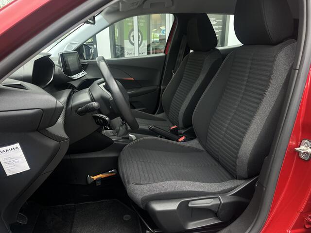 Peugeot 2008 1.2 PureTech Active Pack | Trekhaak | Navigatie | Climate Control | Cruise Control | Navigatie | Lichtmetalen velgen met Allseason banden | DAB | Apple Carplay/Android Auto |