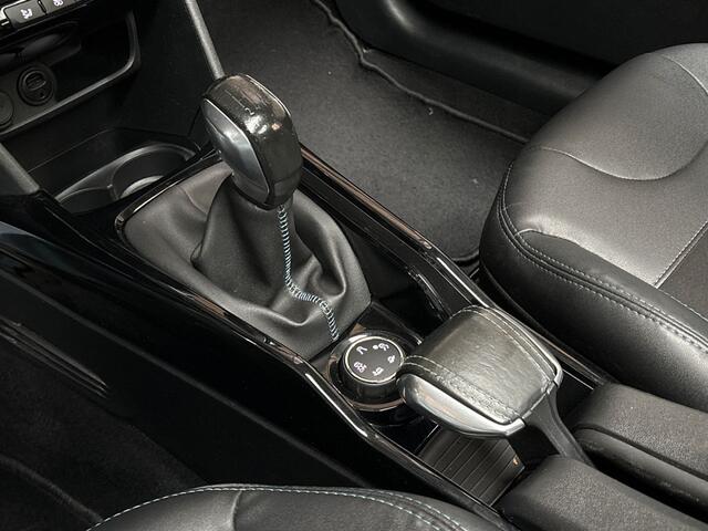 Peugeot 2008 1.2 PureTech Sport (PANORAMADAK, APPLE CARPLAY, NAVIGATIE, CLIMATE, LEDER/ALCANTARA, SPORTSTOELEN, GETINT GLAS, CRUISE, NIEUWE APK, NIEUWSTAAT)